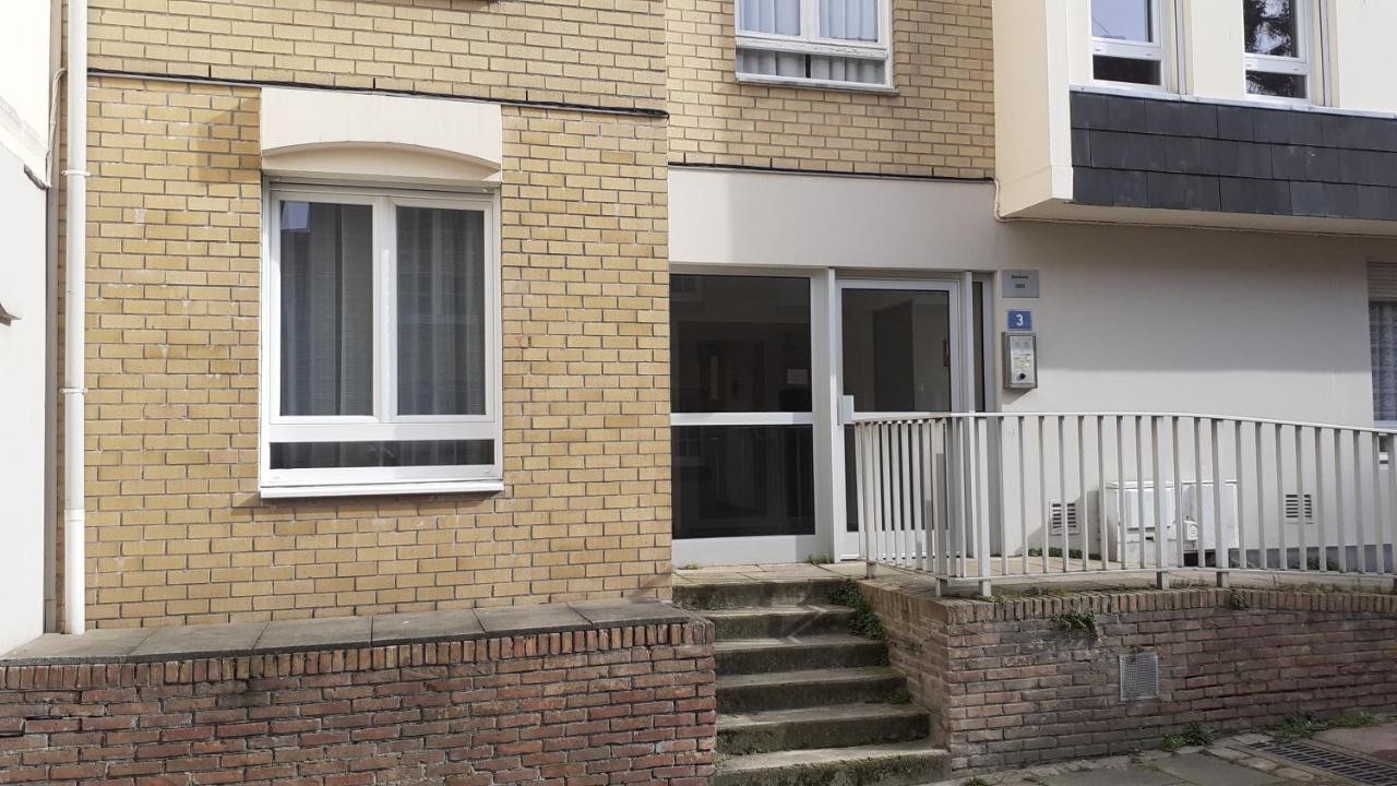 Charmant Studio En Plein Centre Avec Parking Saint-Omer  Kültér fotó
